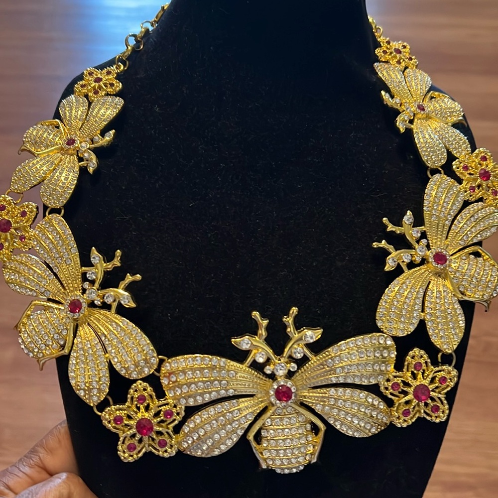 Sassy Jones kibibi necklace never used.